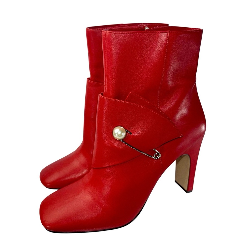 Nine West RED Leather Quitit Ankle Boots 4" Heels Pearl Safety Pin Accent 8.5M